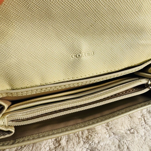 Coach Cream Leather Pebbled Crossbody Bag - Picture 3 of 3